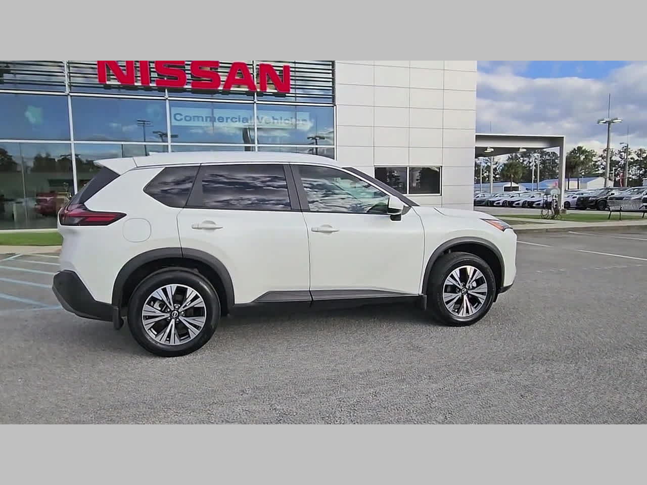 Used 2023 Nissan Rogue SV w/ SV Premium B Package FWD image 35