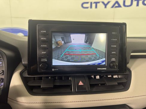 Used 2020 Toyota RAV4 XLE w/ Convenience Package image 27