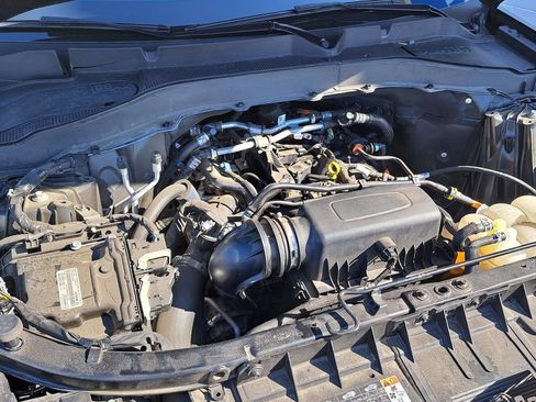 Used 2023 Ford Explorer XLT AWD/4WD image 17