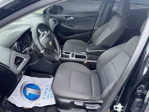 Used 2018 Chevrolet Cruze LS image 8