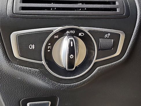 Used 2016 Mercedes-Benz GLC 300 4MATIC image 29