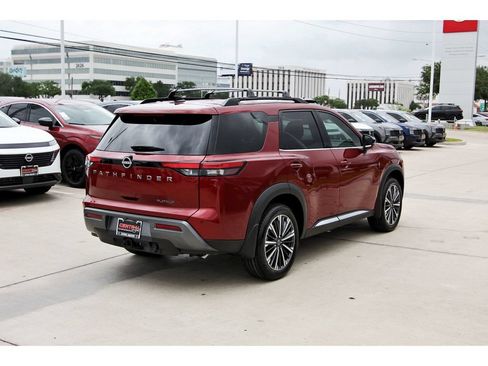 New 2026 Nissan Pathfinder Platinum FWD image 4