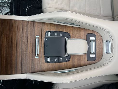 Used 2022 Mercedes-Benz GLS 450 4MATIC image 43