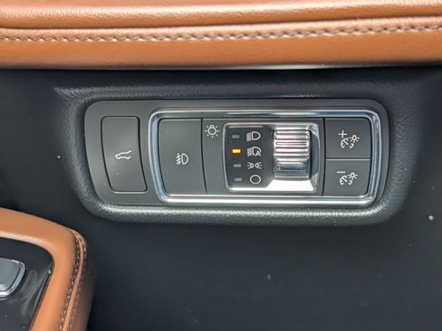 Used 2021 Lincoln Aviator Reserve w/ Equipment Group 208A AWD/4WD image 26