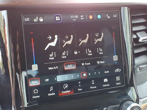 Used 2022 RAM 1500 Laramie AWD/4WD image 25