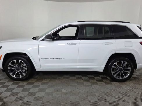 Used 2023 Jeep Grand Cherokee Overland w/ Luxury Tech Group IV image 5