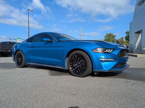Used 2020 Ford Mustang Coupe w/ Equipment Group 101A image 2