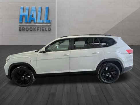 New 2026 Volkswagen Atlas SE image 2