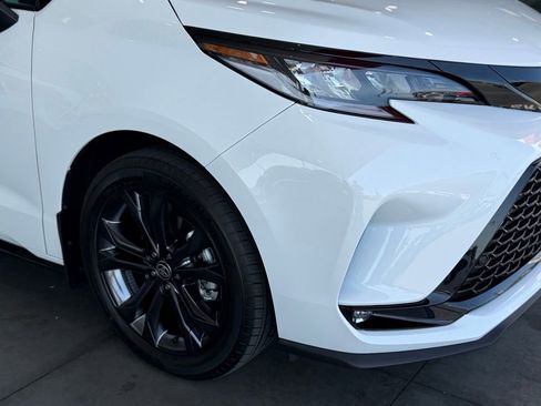 New 2026 Toyota Sienna XSE FWD image 8