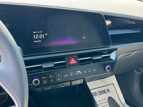 Certified 2026 Kia Niro EX FWD image 17