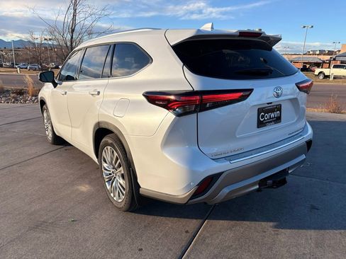 Used 2026 Toyota Highlander Platinum image 5