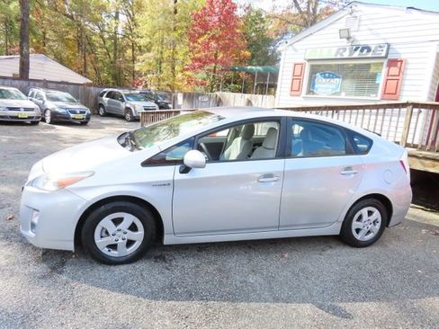Used 2010 Toyota Prius Three image 7
