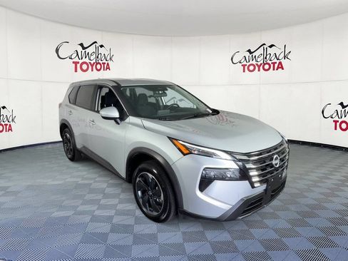 Used 2025 Nissan Rogue SV FWD image 5