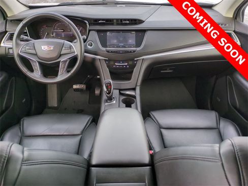 Used 2018 Cadillac XT5 Luxury w/ Driver Awareness Package image 15