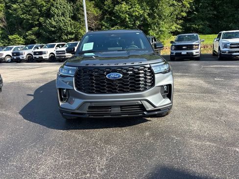 Used 2025 Ford Explorer ST-Line w/ Premium Package AWD/4WD image 8