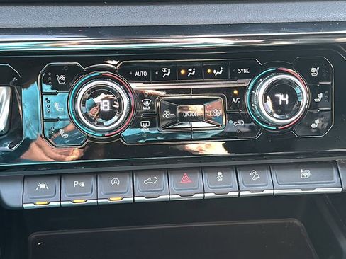 Used 2023 GMC Sierra 1500 AT4 image 23