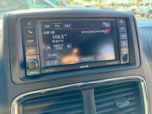 Used 2017 Dodge Grand Caravan GT FWD image 34