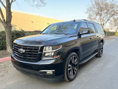 Used 2019 Chevrolet Suburban Premier image 1