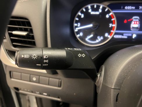 Used 2024 Nissan Rogue SV image 29