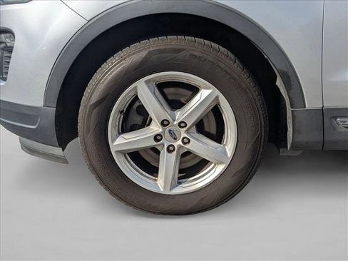 Used 2019 Ford Explorer XLT w/ Equipment Group 201A image 23