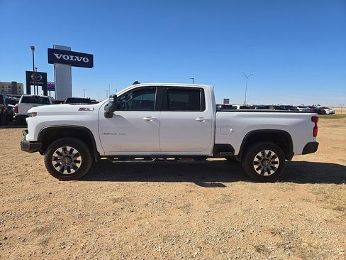 Used 2024 Chevrolet Silverado 2500 LT image 2