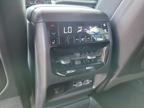 Used 2025 Jeep Grand Cherokee L Limited w/ Black Appearance Package RWD image 14