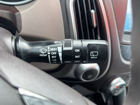 Used 2013 Hyundai Tucson GL image 28