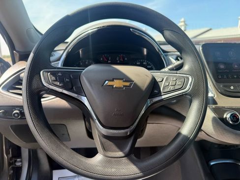 Used 2022 Chevrolet Malibu LT FWD image 10