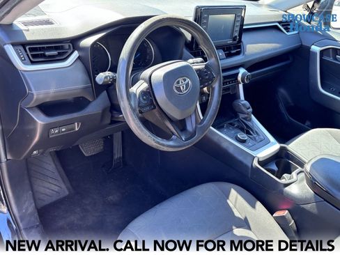 Used 2021 Toyota RAV4 XLE AWD/4WD image 8