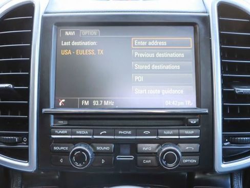 Used 2016 Porsche Cayenne image 34