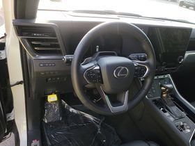 Used 2024 Lexus GX 550 AWD/4WD image 5