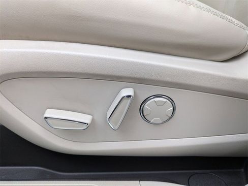 Used 2019 Lincoln MKC Reserve w/ MKC Climate Package image 13