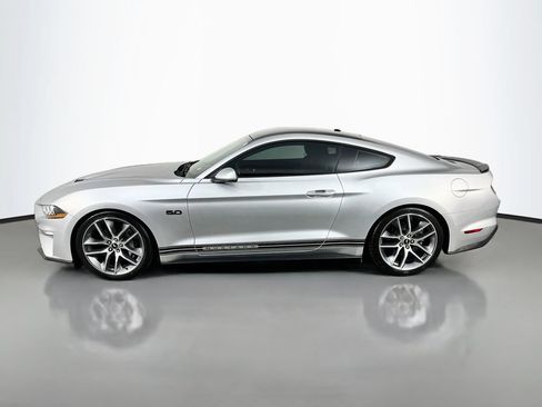 Used 2019 Ford Mustang GT w/ Black Accent Package RWD image 4