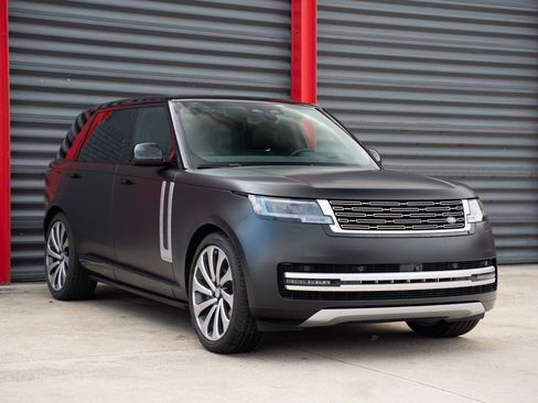 Used 2024 Land Rover Range Rover Long Wheelbase Autobiography image 8