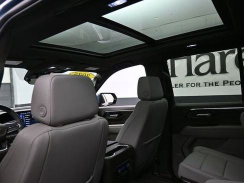 Used 2025 Chevrolet Tahoe LT w/ Advanced Technology Package AWD/4WD image 26