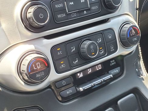 Used 2018 GMC Yukon SLT AWD/4WD image 31