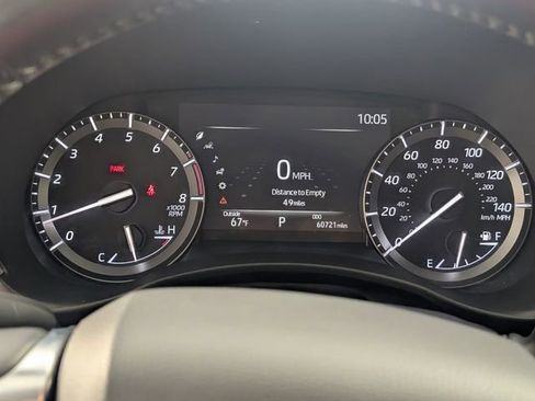 Used 2021 Toyota Highlander XLE image 18