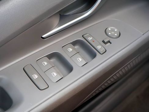 Used 2025 Hyundai Elantra SEL FWD image 17