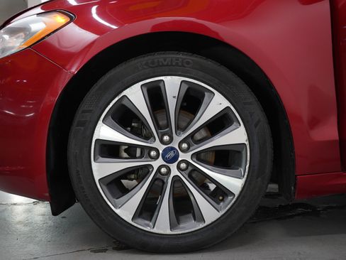 Used 2020 Ford Fusion SE AWD/4WD image 27