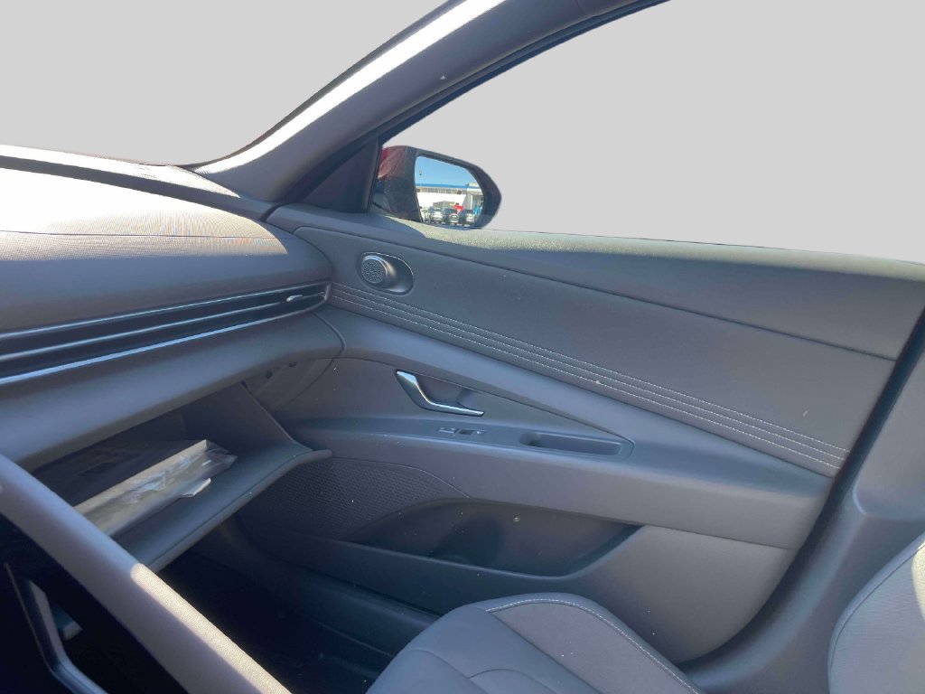 Certified 2023 Hyundai Elantra SEL w/ Convenience Package FWD image 32