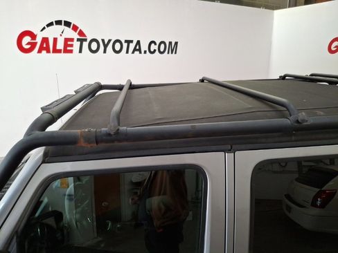 Used 2018 Jeep Wrangler Unlimited Sport S image 8