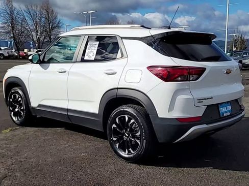 Used 2022 Chevrolet TrailBlazer LT w/ Convenience Package image 6