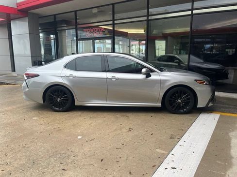 Used 2021 Toyota Camry XSE w/ Navigation Package FWD image 3