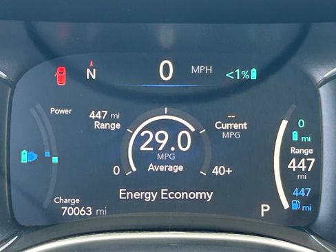 Used 2023 Chrysler Pacifica Touring-L FWD image 23
