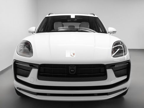 New 2026 Porsche Macan S image 8