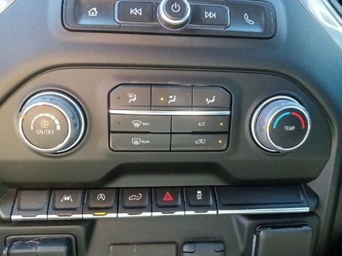 Used 2023 Chevrolet Silverado 1500 Custom w/ 2.7L Blackout Package image 22