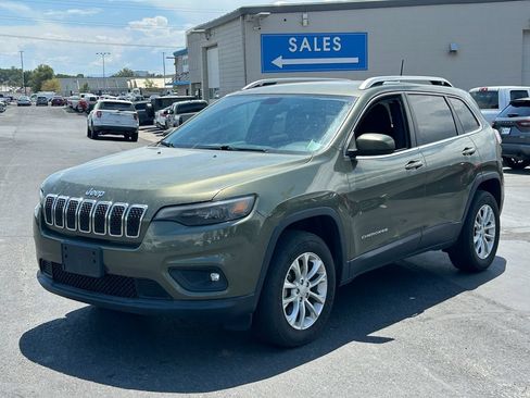 Used 2019 Jeep Cherokee Latitude w/ Popular Appearance Group AWD/4WD image 8