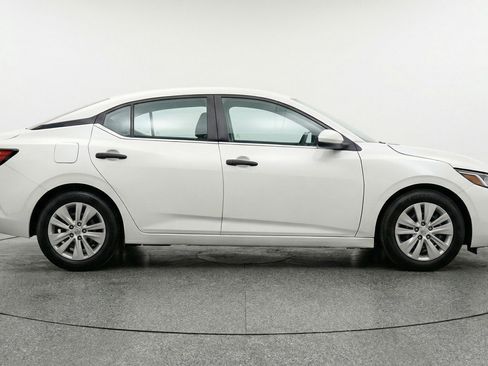 Used 2025 Nissan Sentra S image 11