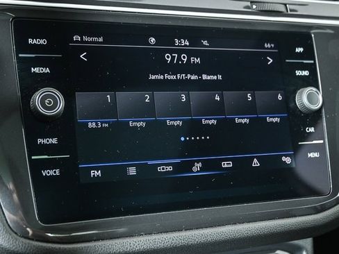 Used 2024 Volkswagen Tiguan SE R-Line image 10