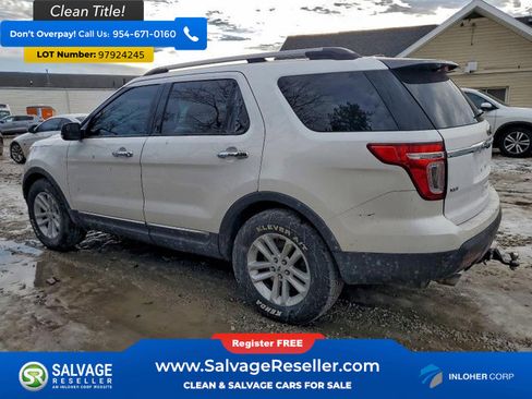 Used 2013 Ford Explorer XLT image 3